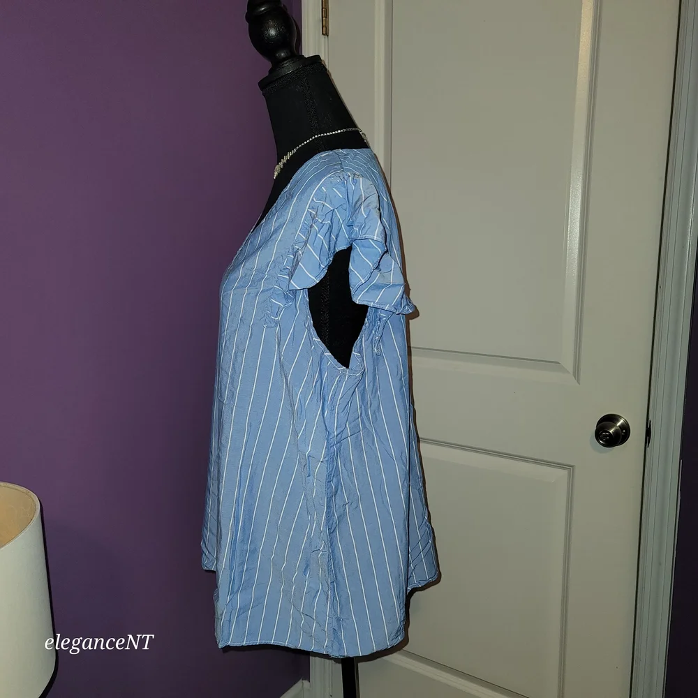 Old Navy Light Blue Striped V-Neck Blouse With Flutter Sleeve Sz: XL - Picture 2 of 7